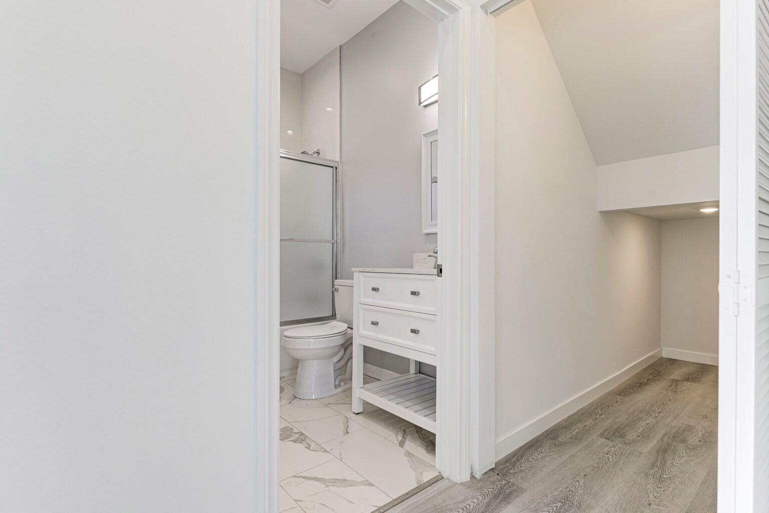 Building Photo - 10499 Yolanda Ave