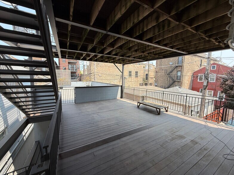 Building Photo - 1514 W 18th Pl