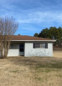Building Photo - Pirate Cove Apartments D5-D6