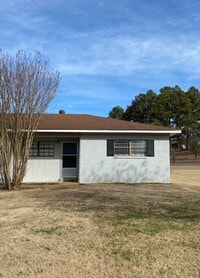 Building Photo - Pirate Cove Apartments D5-D6