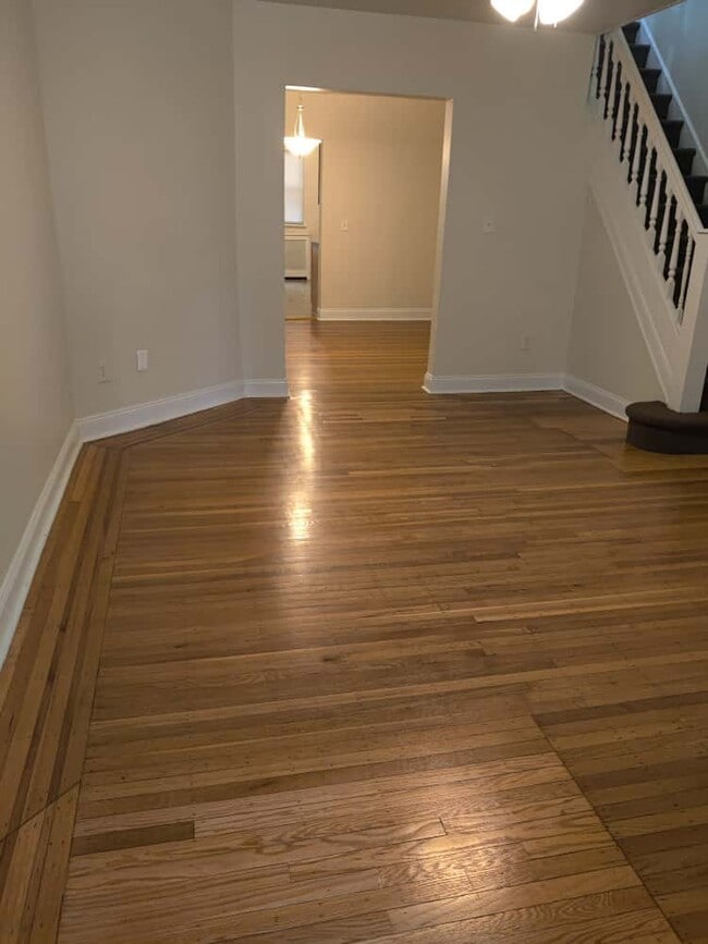 Building Photo - 6133 Elmwood Ave