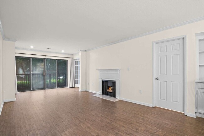 Building Photo - 3115 Pine Heights Dr NE
