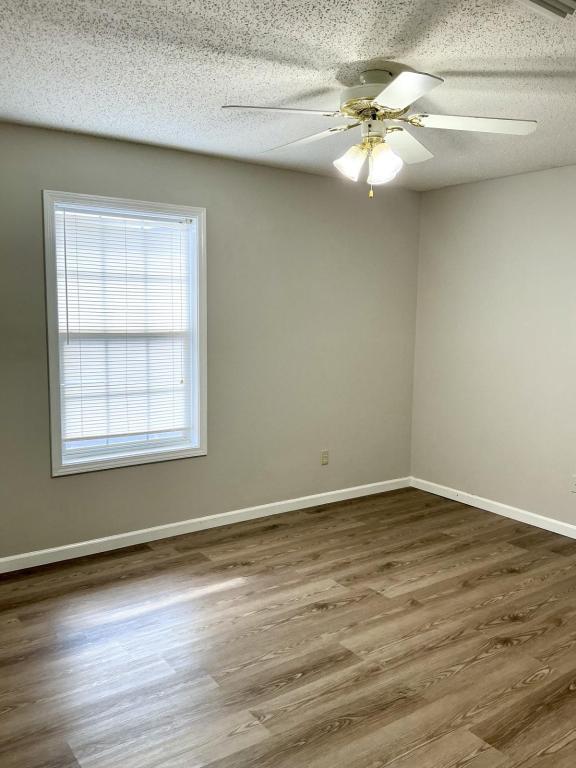 Building Photo - 617 Green Dr