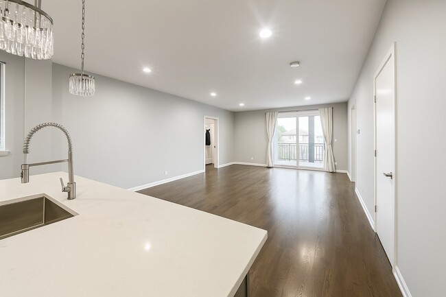 Building Photo - 5 N Oakley Blvd