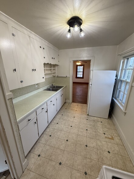 Building Photo - 311 Vinton St