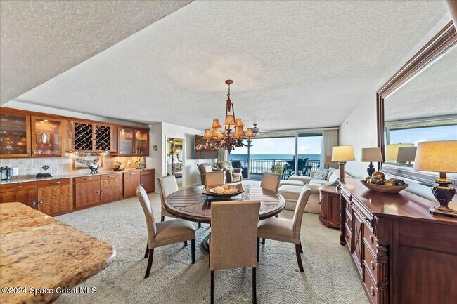 Building Photo - 925 N Hwy A1A