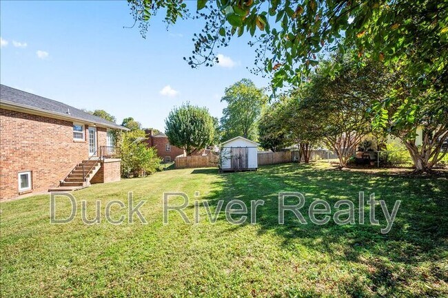 Building Photo - 209 Hampton Rd