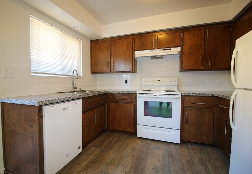 Building Photo - 1326 Galleon Way