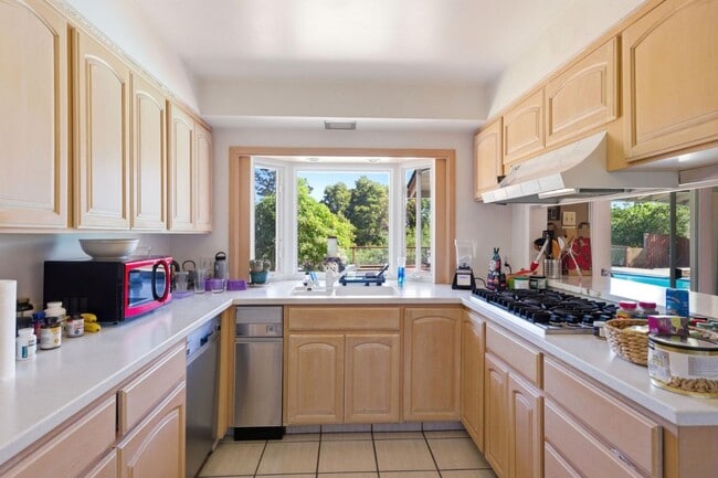 Building Photo - 25 Warmwood Way