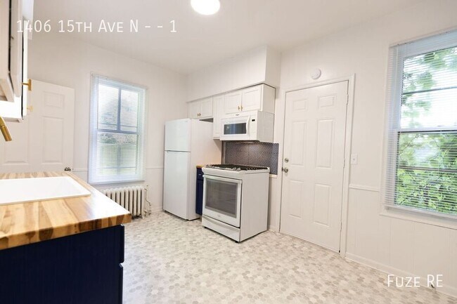 Building Photo - 1406 N 15th Ave