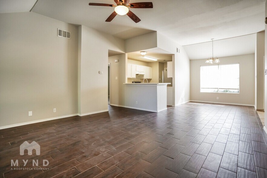 Building Photo - 6204 Duchess Dr