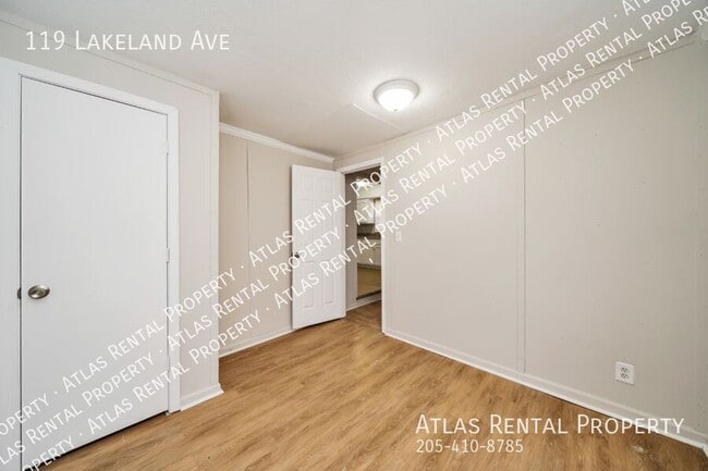 Building Photo - 119 Lakeland Ave