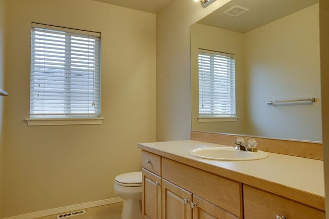 Building Photo - Price reduction-Lakeland Hills 2 Story