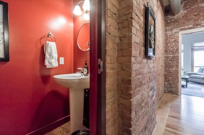 Building Photo - ALL UTILITIES INCLUDED - Furnished Downtown Portland, ME Condo w/ Parking, In-Unit Laundry, Priva...