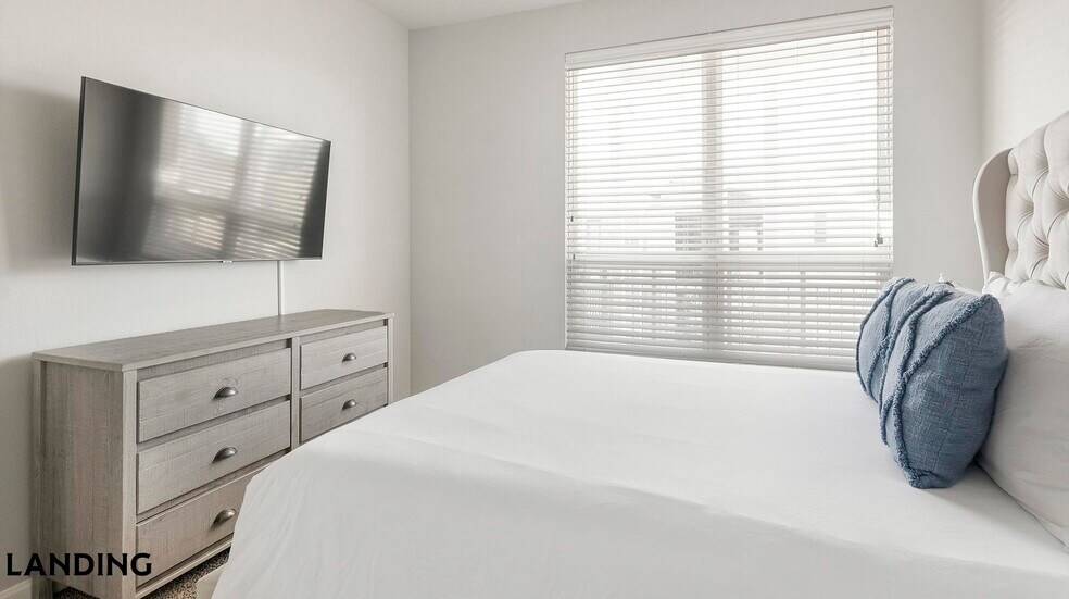 Building Photo - 4300 Cromwell Dr