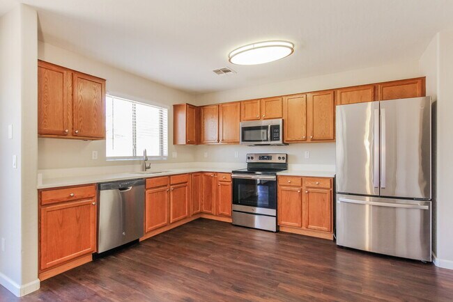 Building Photo - 5564 S 240th Dr