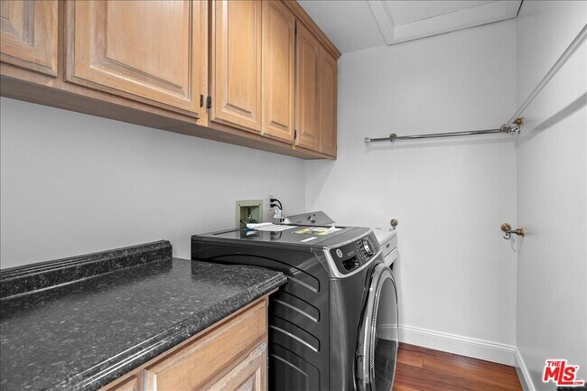 Building Photo - 1561 3rd St