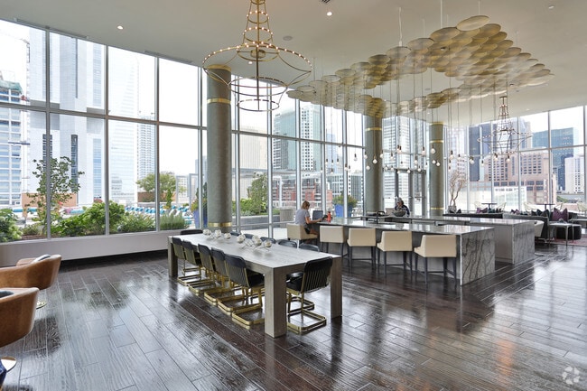 Building Photo - The Francis