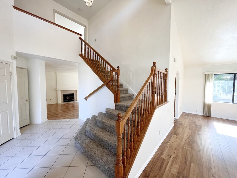 Building Photo - 14353 Bourgeois Way