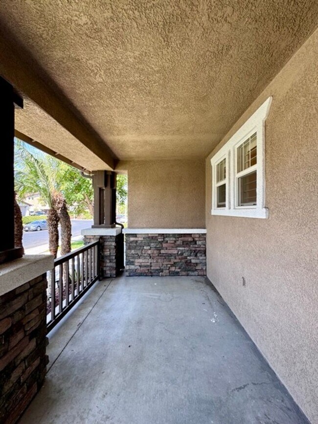Building Photo - Beautiful Corona Pool Home with 4 bedroom ...