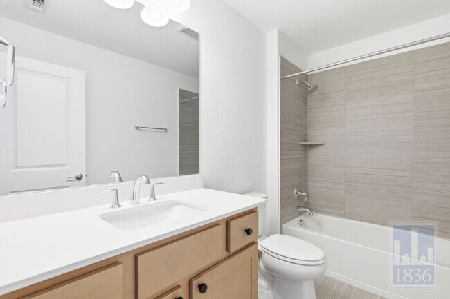 Building Photo - 1024 Siena Sunset Rd