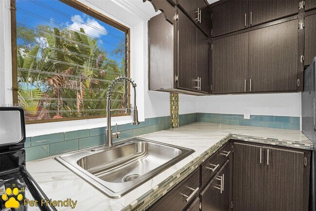 Building Photo - 12287 NE 7th Ave