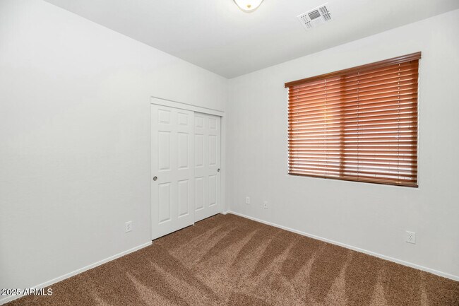 Building Photo - 39148 N Acadia Way