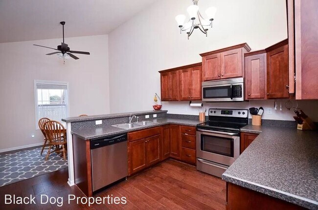 Building Photo - 5 br, 3 bath House - 2421 Brooke Bend