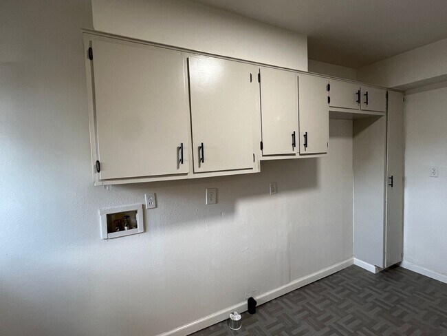 Building Photo - 3 Bedroom 1 Bath House