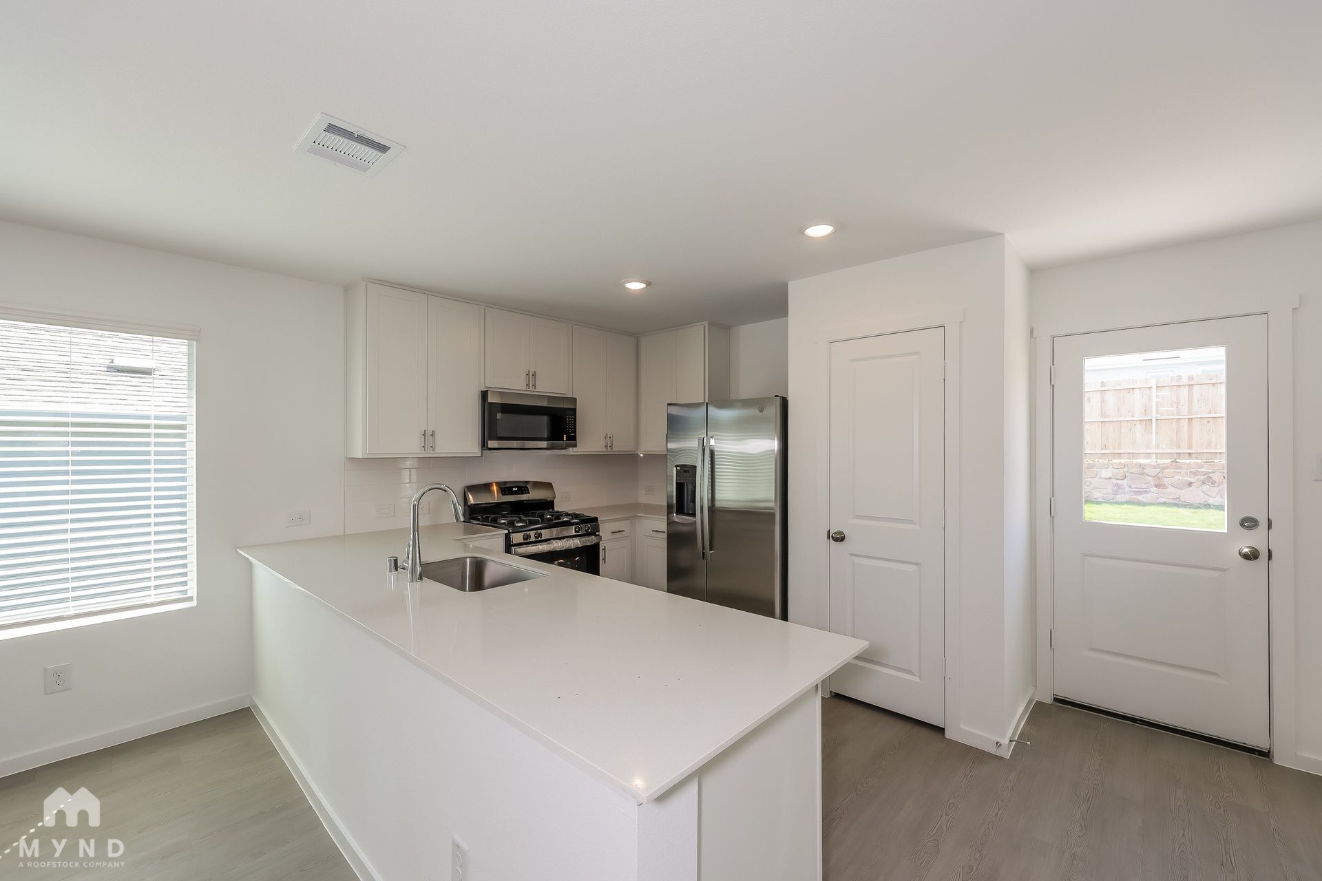 Building Photo - 2720 River Knl Ln