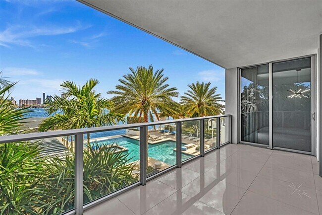 Building Photo - 17301 Biscayne Blvd