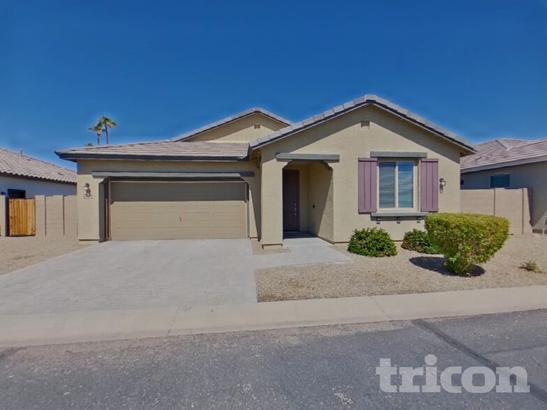 Building Photo - 2618 E Danbury Rd