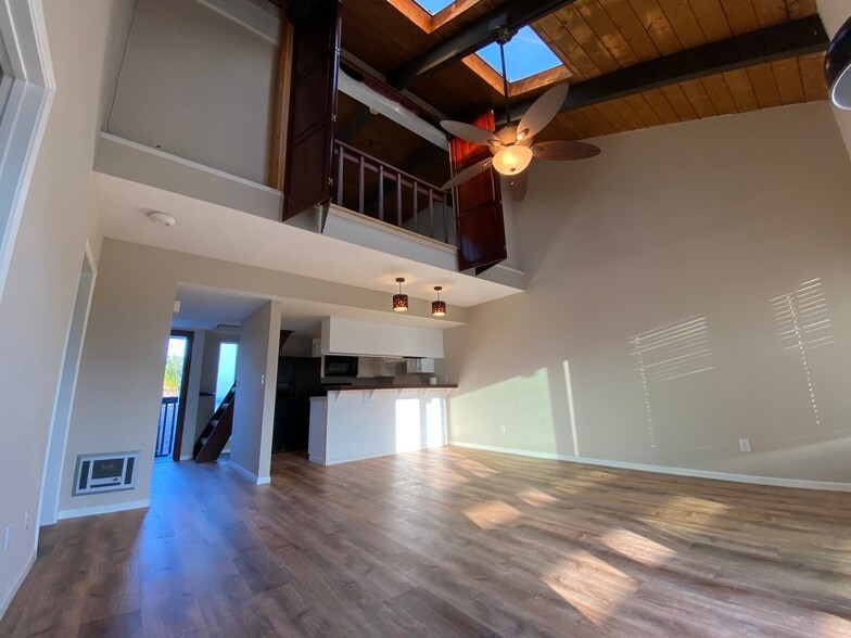 Building Photo - 4030 Haines St