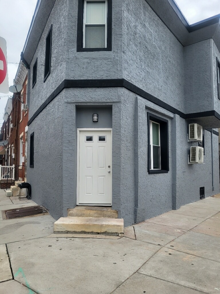 Building Photo - 909 W Moyamensing Ave