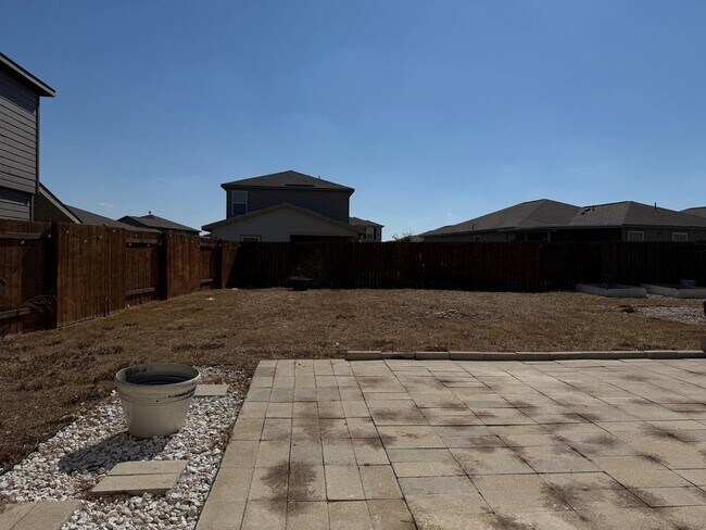 Building Photo - 709 Yearwood Ln