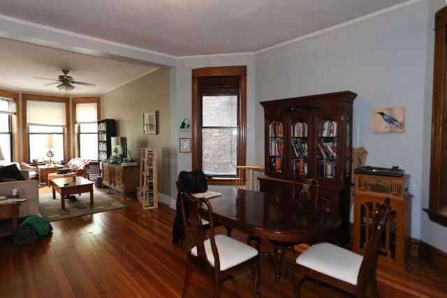 Building Photo - 1326 N Claremont Ave