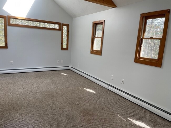 Building Photo - 11 Elderberry Dr