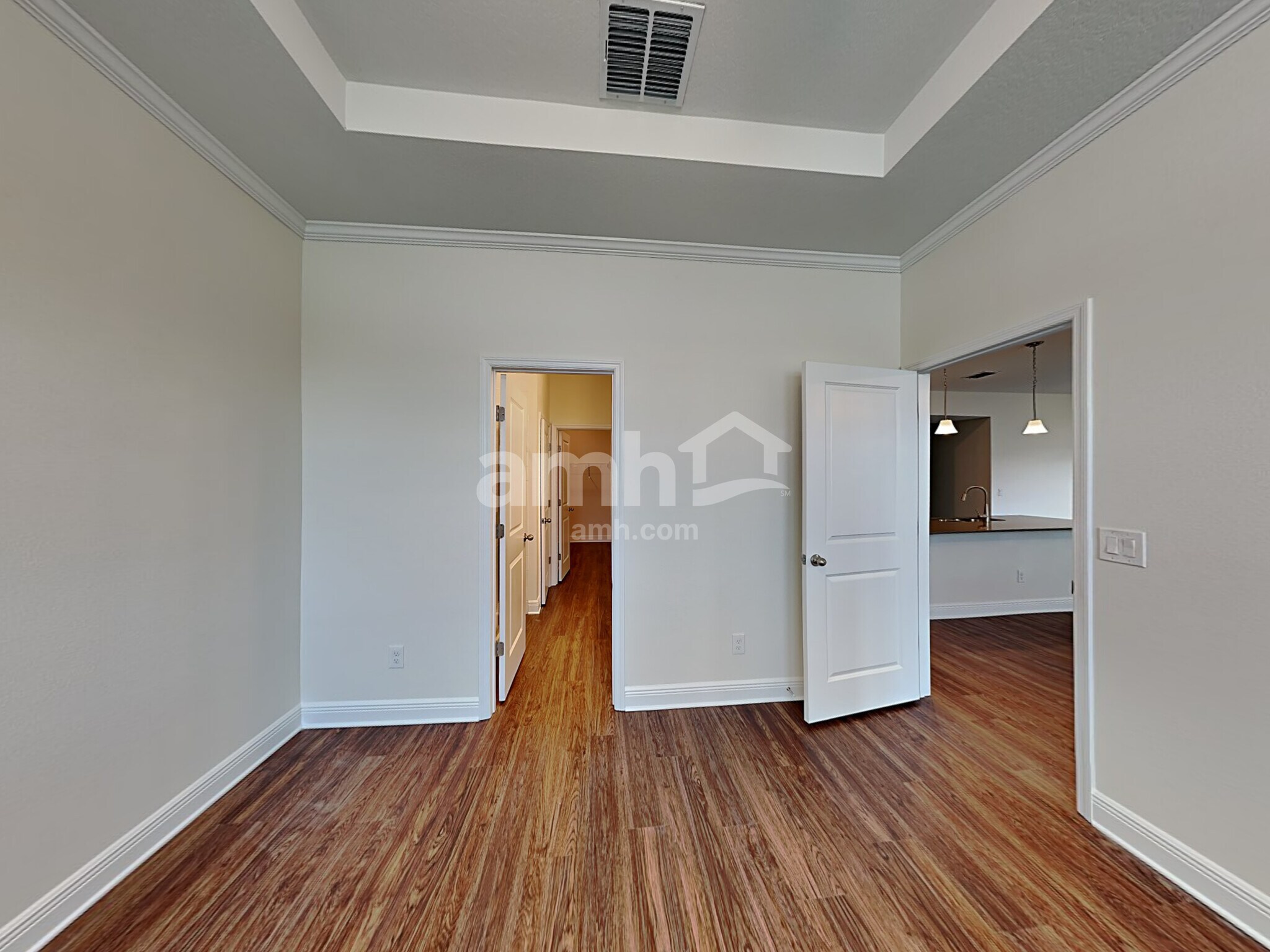 Building Photo - 1058 Sky Lks Dr