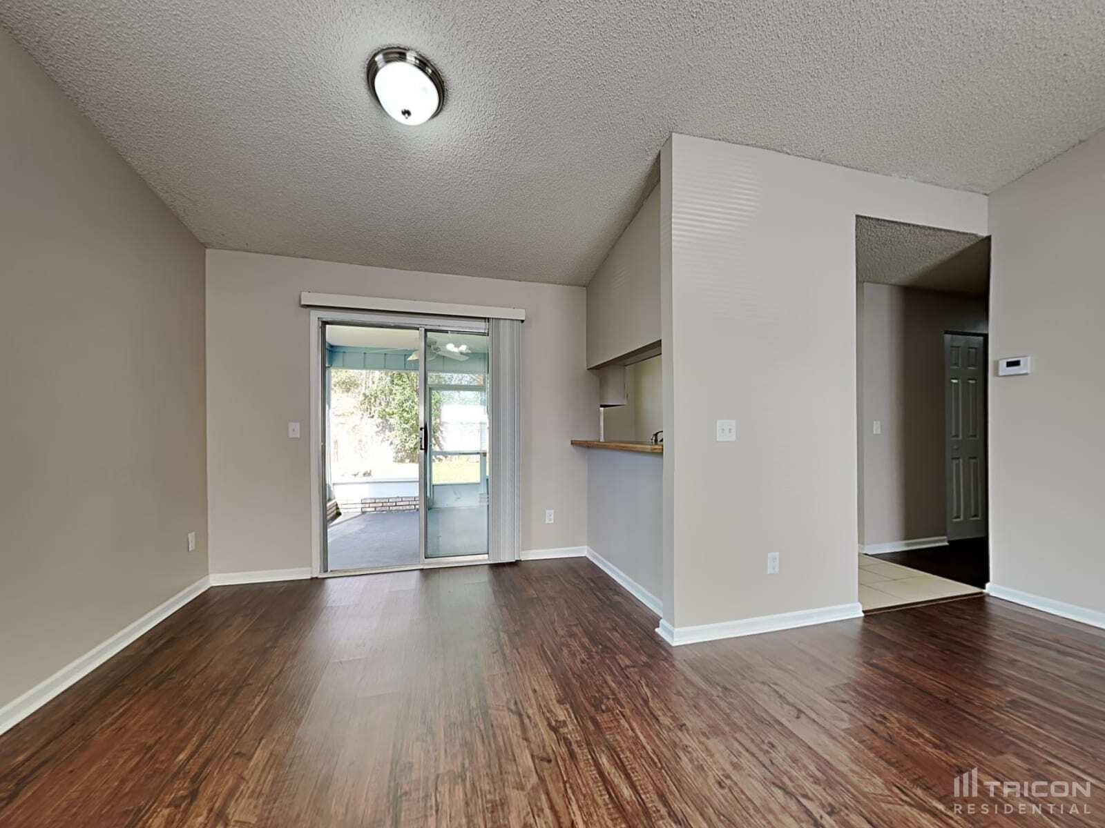 Building Photo - 5173 Horse Track Dr N