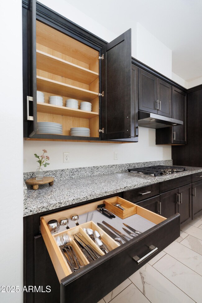 Building Photo - 7349 E Vista Bonita Dr