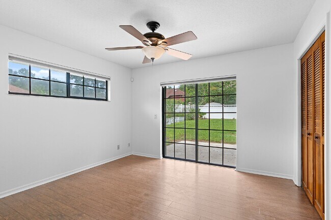Building Photo - **Available February 2026***Welcome Home :: 3/2 with oversized fenced backyard in Indian Pines!