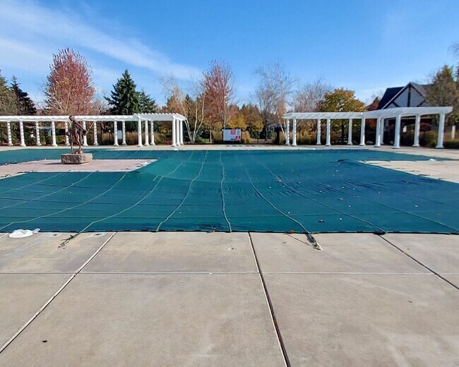 Building Photo - Great 3 Bedroom Townhome in Dancing Waters of Woodbury