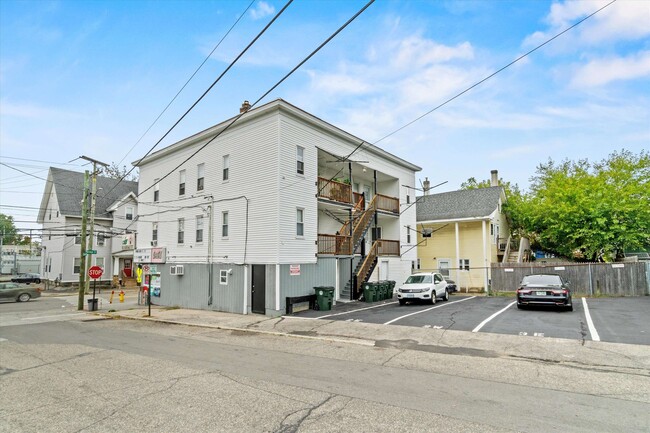Building Photo - 264 Bridge St