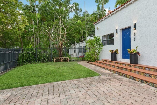 Building Photo - 437 NE 74th St