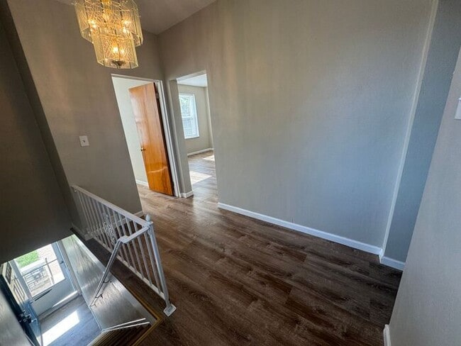Building Photo - Freshly Rehabbed Upper Unit