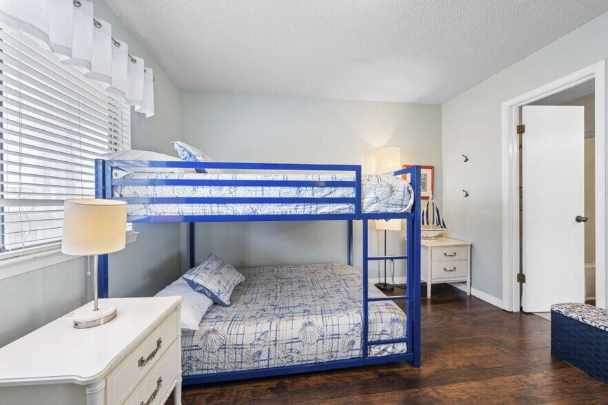 Building Photo - 25925 Canal Rd