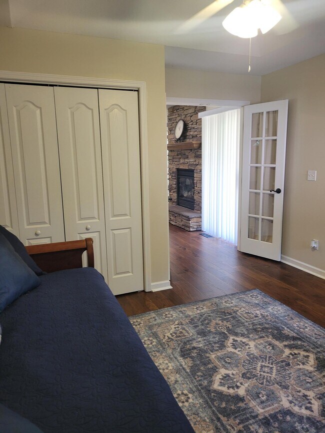 Building Photo - 456 Snead Dr
