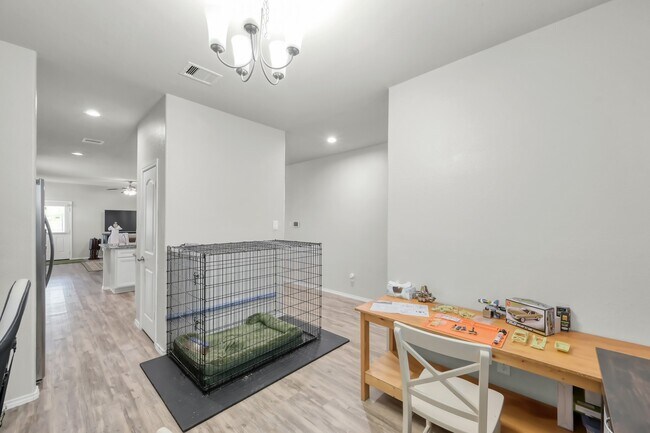 Building Photo - 2315 Strong Horse Dr