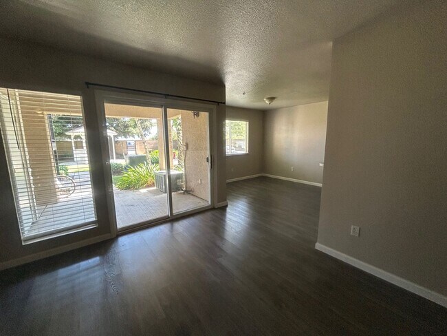 Building Photo - Spacious Condo in a Gated Community in Tracy