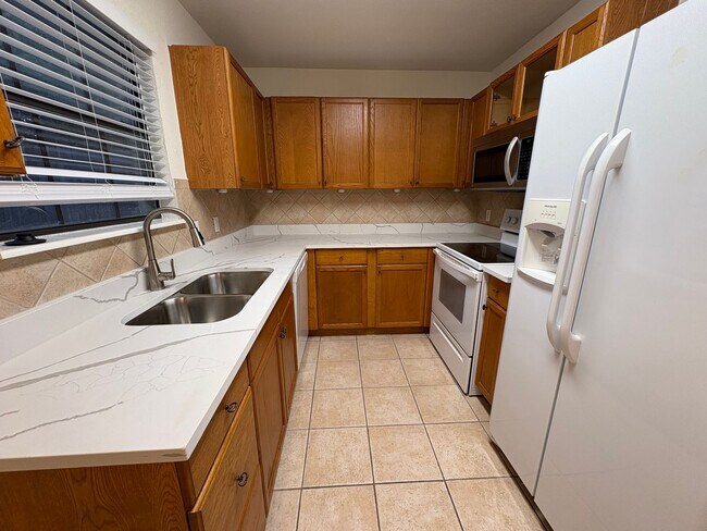 Building Photo - Charming 3-bed 2-bath Home Birdville ISD!